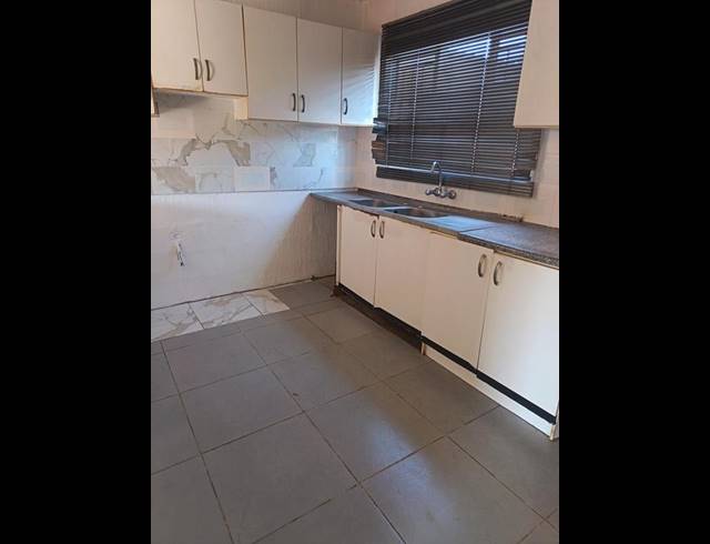2 BEDROOM PROPERTY TO RENT IN NEWLANDS WEST